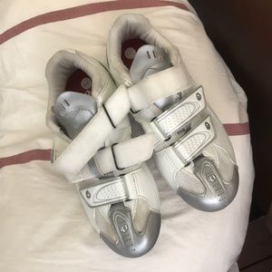 Bike shoes with clips pearl izumi